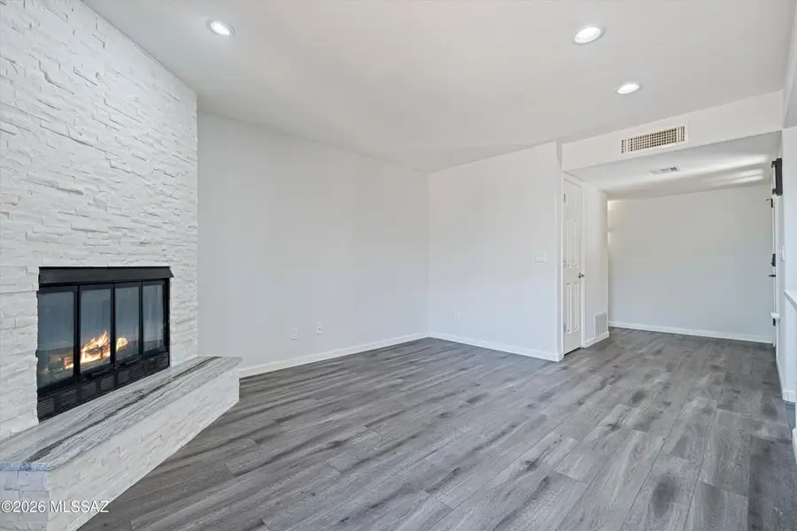6651 N Campbell #207, Tucson, AZ 85718 - #3