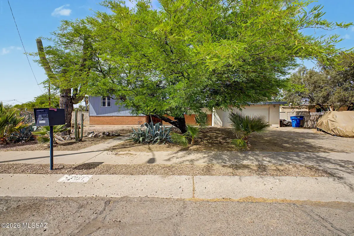 7951 E Hawthorne, Tucson, AZ 85710 - #1