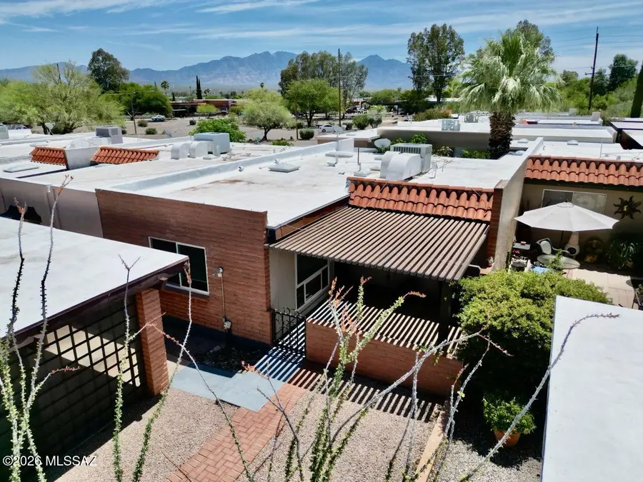 365 W Calle De La Amistad, Green Valley, AZ 85614 - #2
