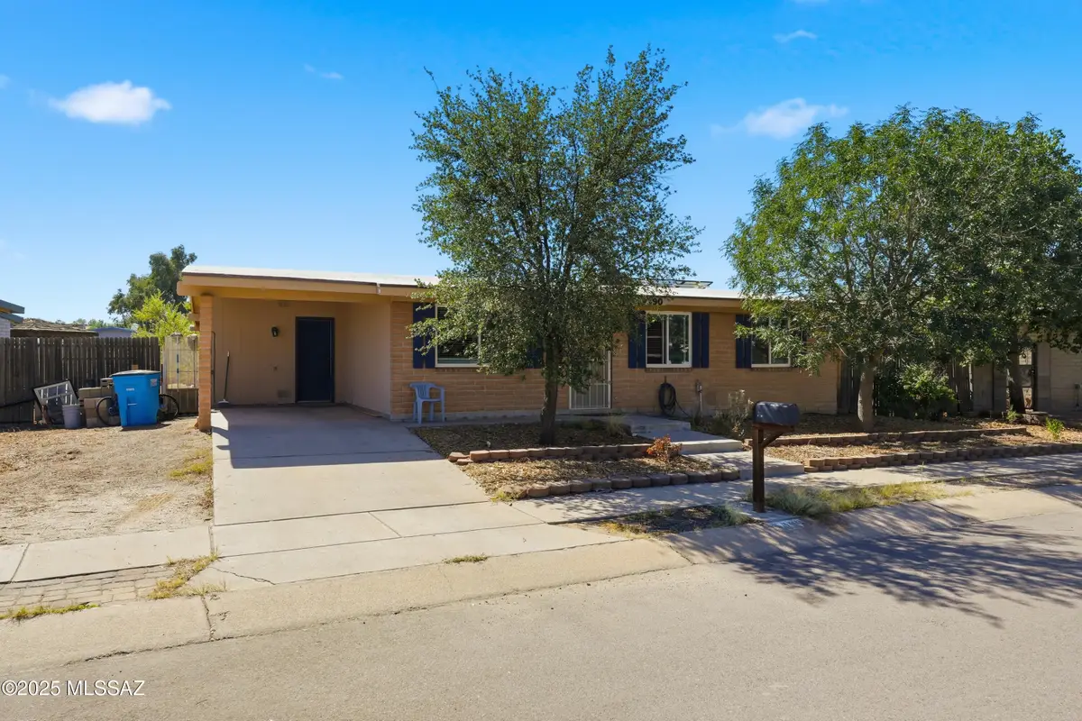 7390 N Dickinson, Tucson, AZ 85741 - #1