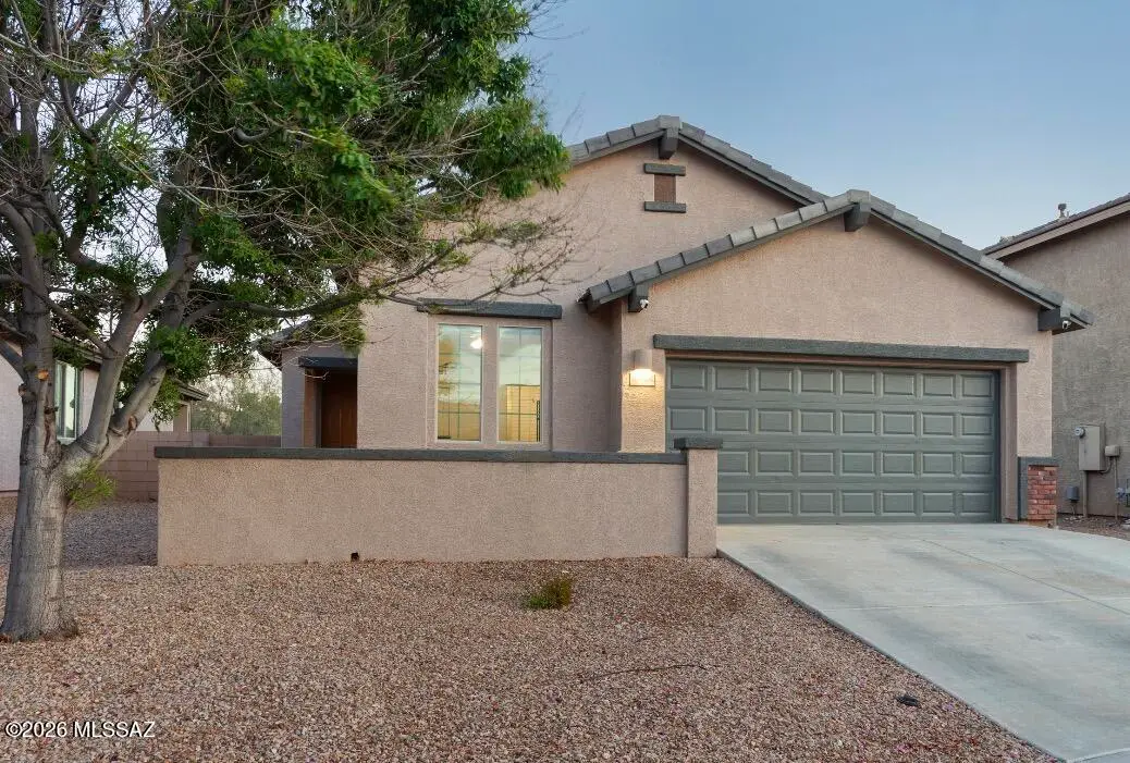 10464 S Cutting Horse, Vail, AZ 85641 - #1