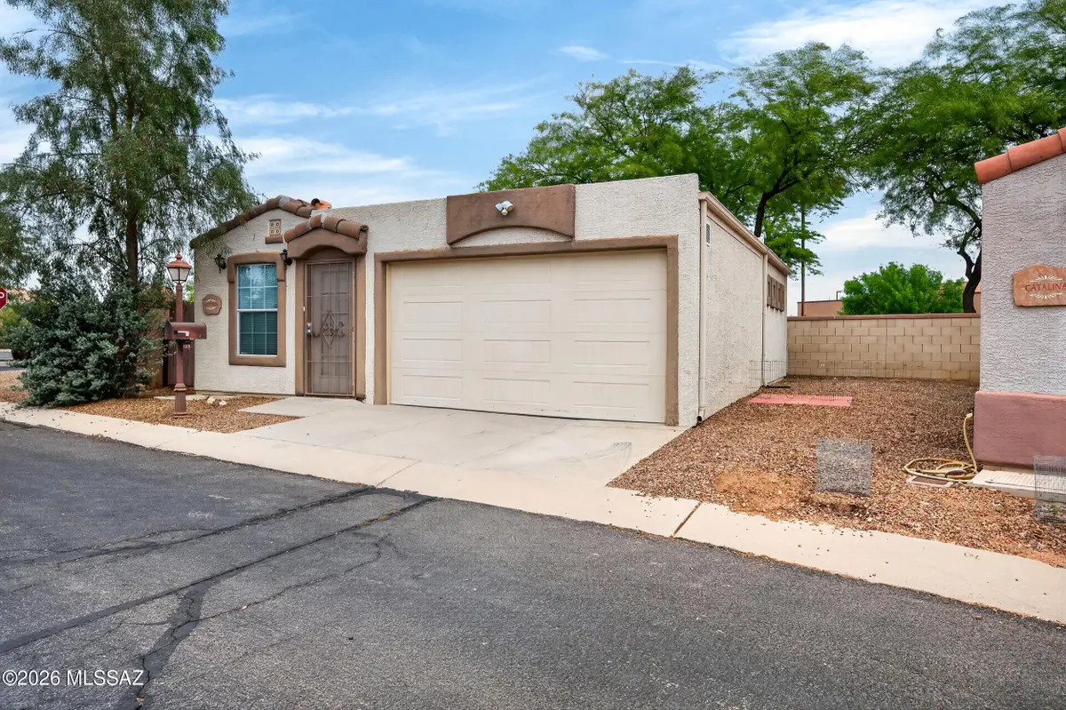 1319 W Vuelta Las Campanas, Sahuarita, AZ 85629 - #1