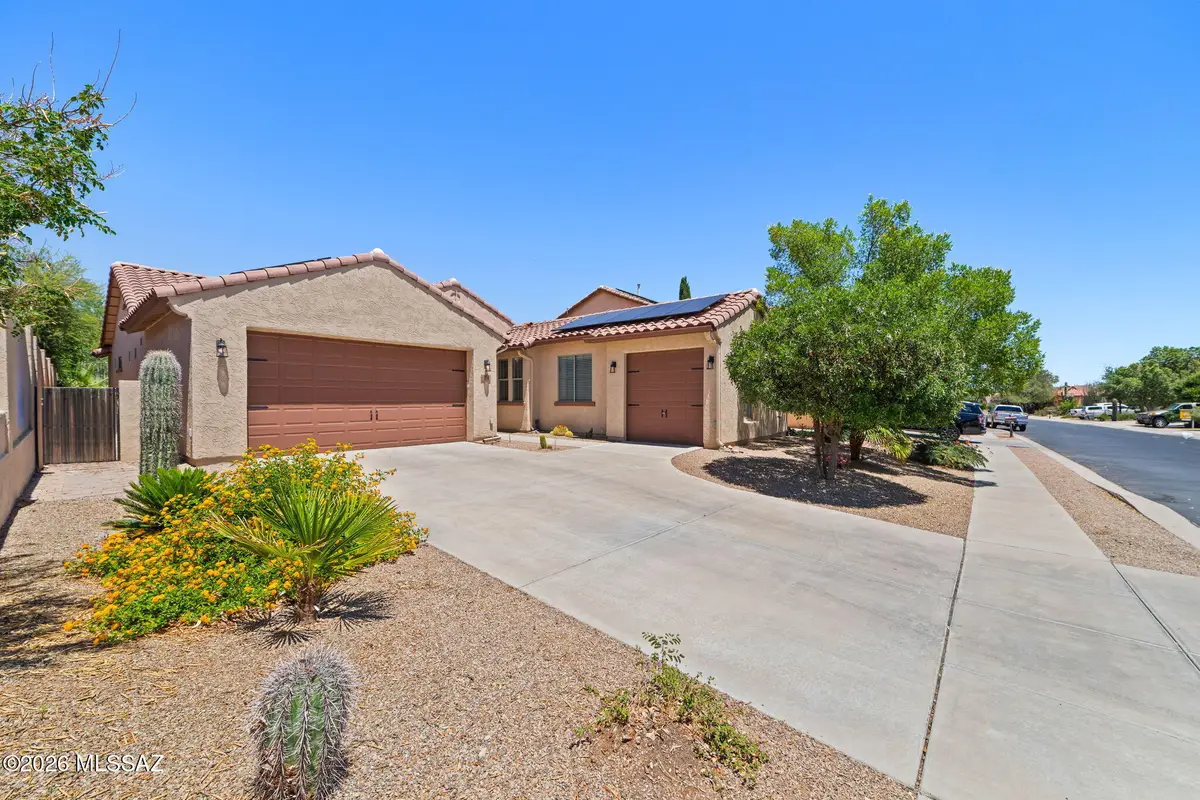 734 W Camino Curvitas, Sahuarita, AZ 85629 - #1