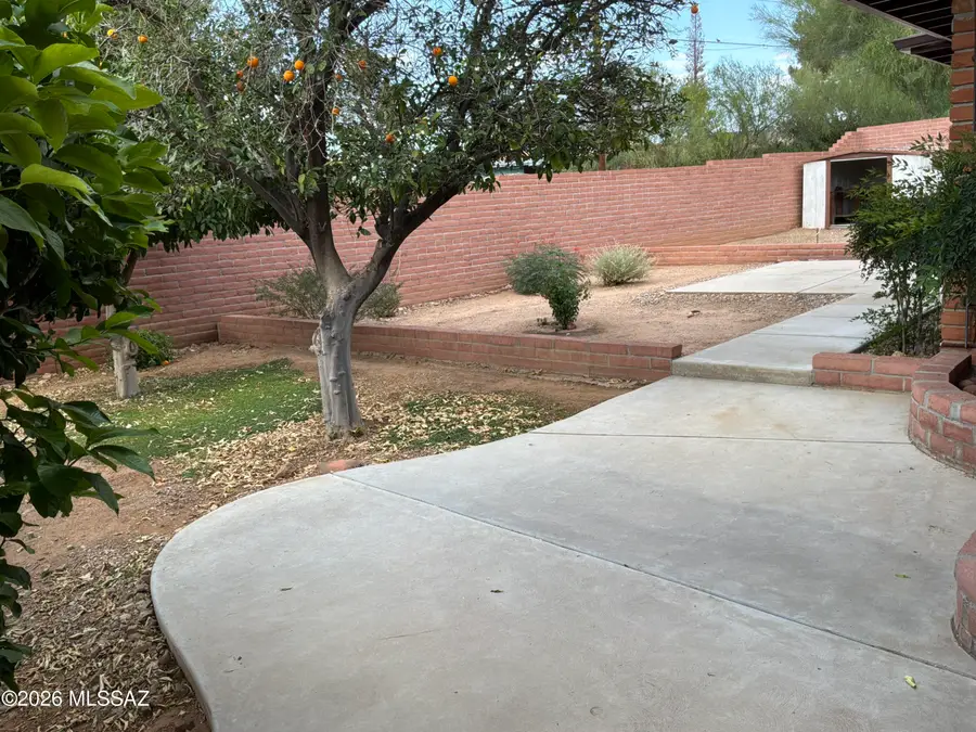 118 W Andrew Potter, Corona De Tucson, AZ 85641 - #2