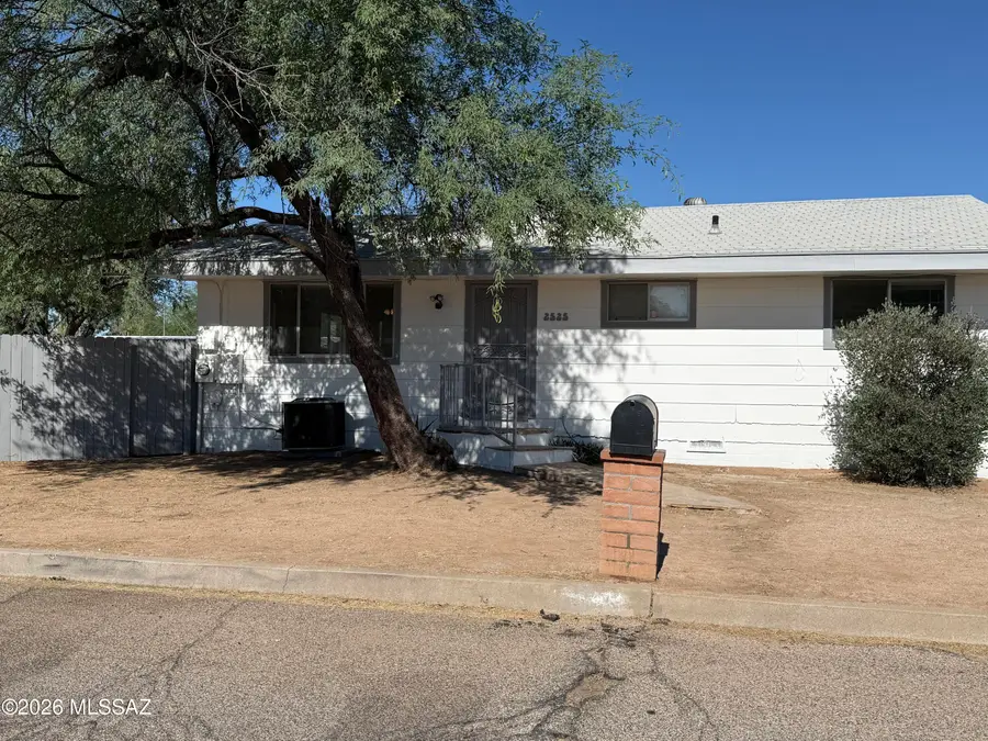 2525 N Cherry, Tucson, AZ 85719 - #2