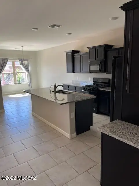 12188 E Domnitch, Vail, AZ 85641