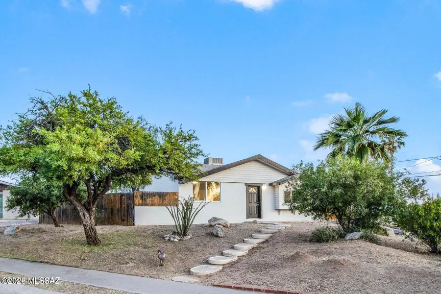 8202 E Kenyon, Tucson, AZ 85710 - #3