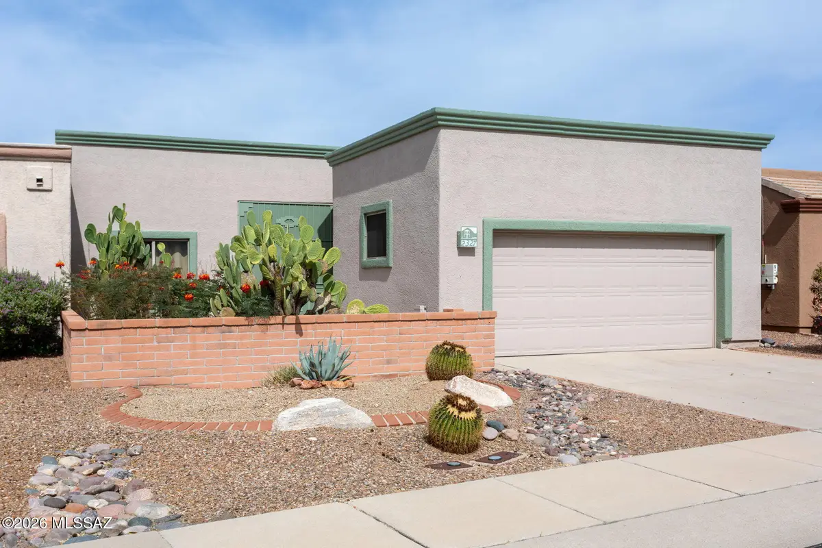 2327 S Cliff, Green Valley, AZ 85614 - #1