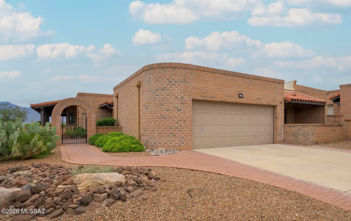 1013 W Desert Hills, Green Valley, AZ 85622 - #1
