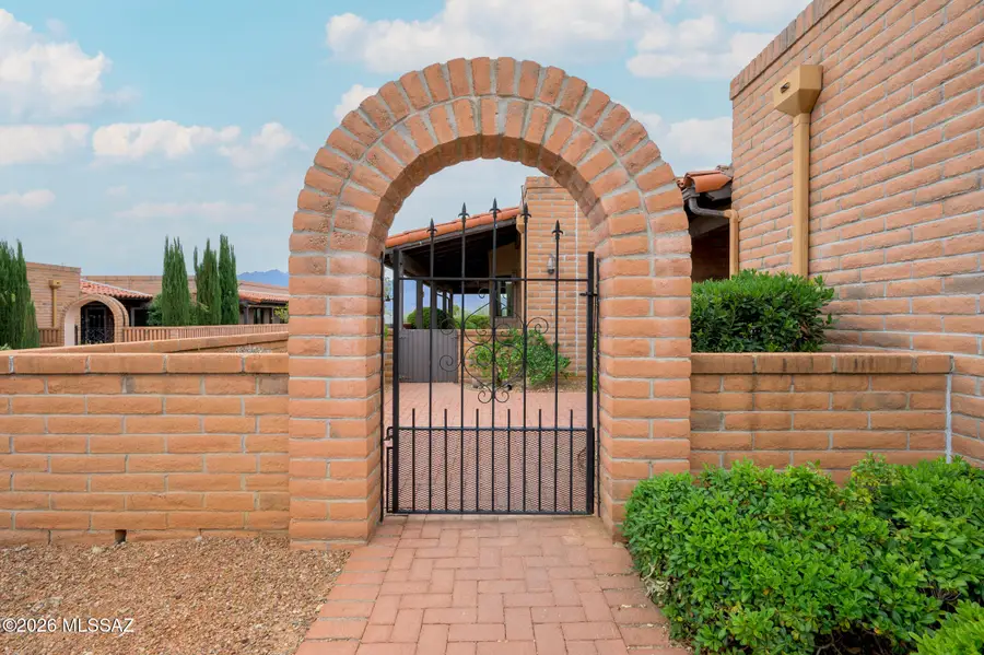 1013 W Desert Hills, Green Valley, AZ 85622 - #3