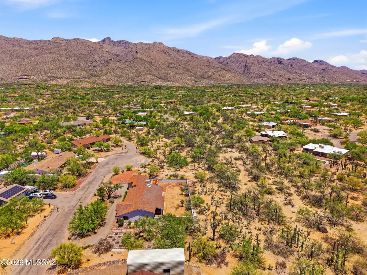 4690 N Shinumo, Tucson, AZ 85749 - #1