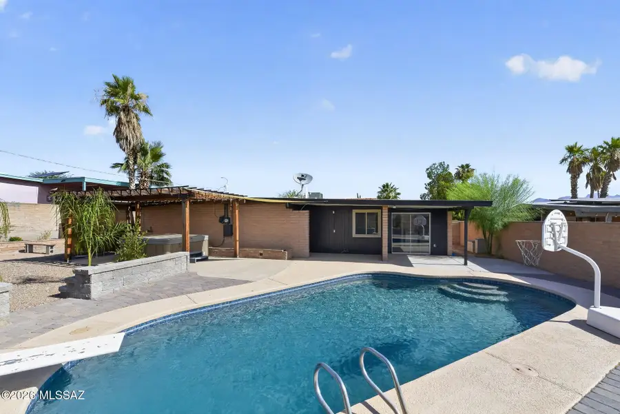 2175 W Rainbow Ridge, Tucson, AZ 85745 - #2