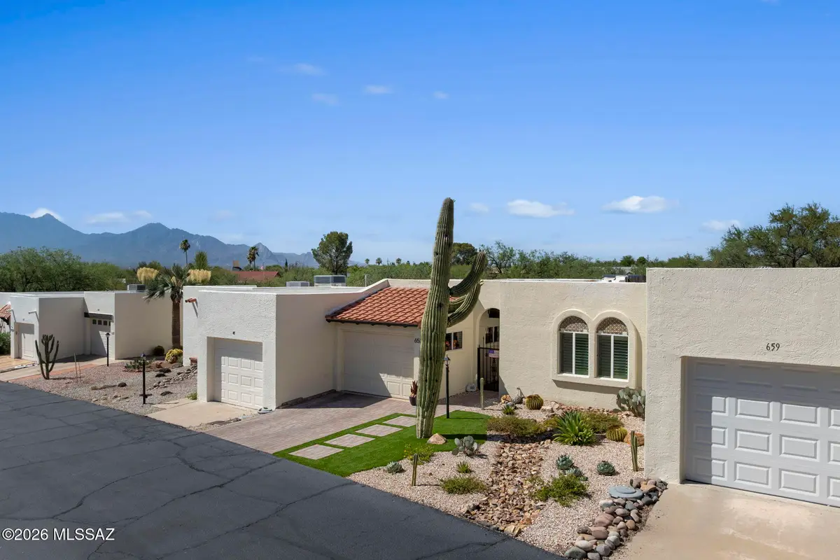 653 W Redondo, Green Valley, AZ 85614 - #1