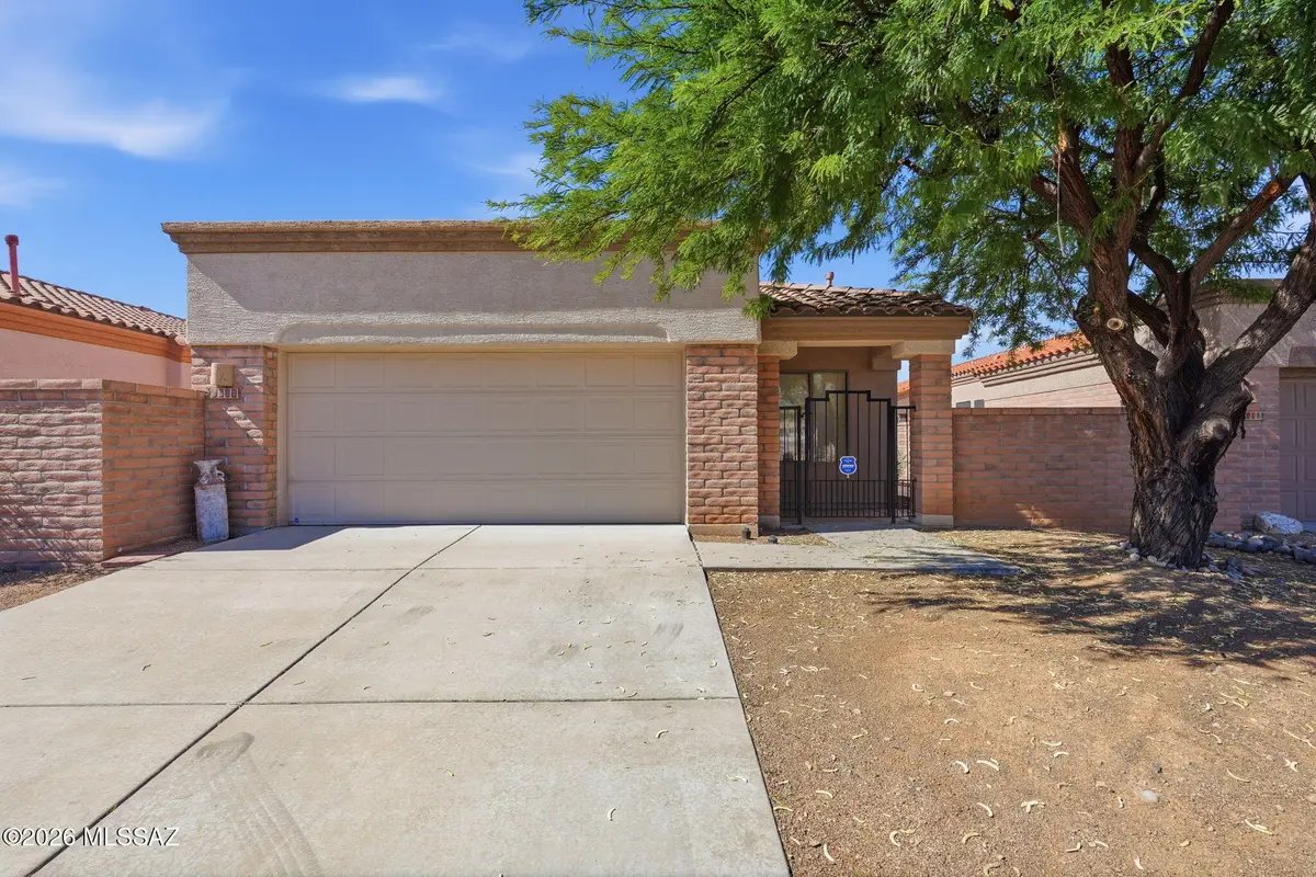 2001 W Amblemorn, Green Valley, AZ 85622 - #1