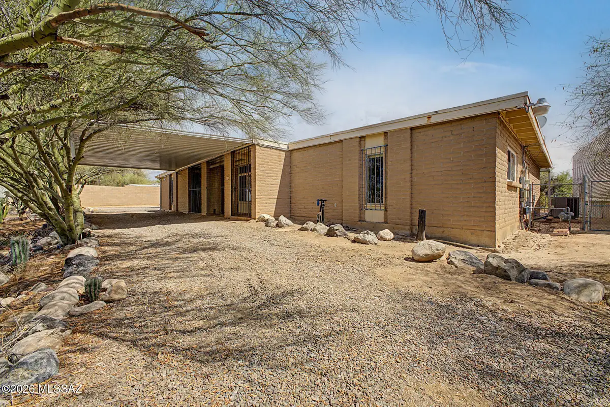 1661 W Magee, Tucson, AZ 85704 - #1