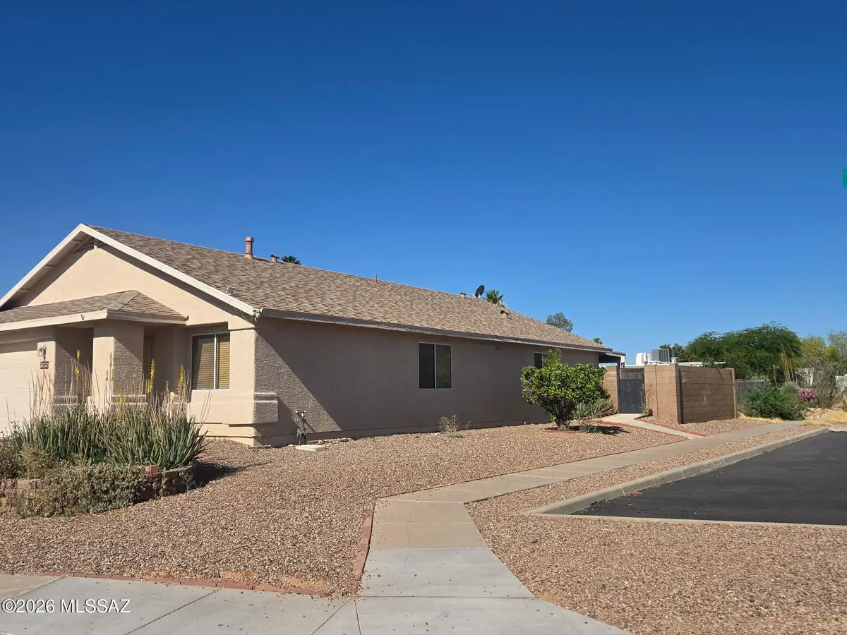 3652 Fighting Falcon, Tucson, AZ 85730 - #1