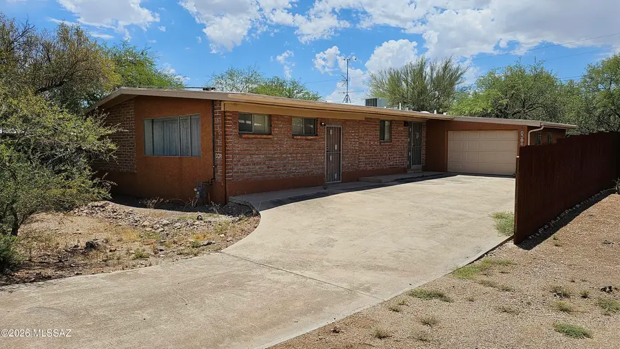 2611 N Teresa, Tucson, AZ 85745 - #2