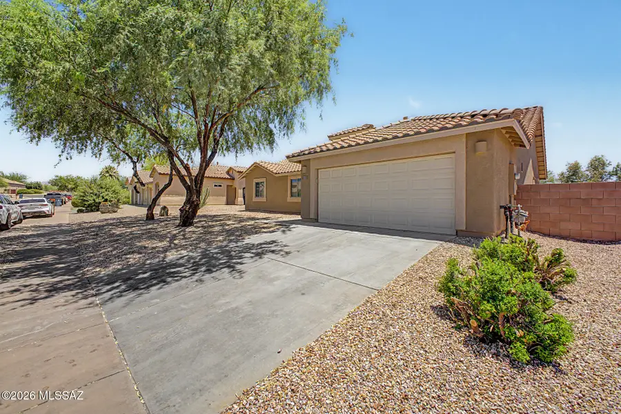 1060 E Stronghold Canyon, Sahuarita, AZ 85629 - #3