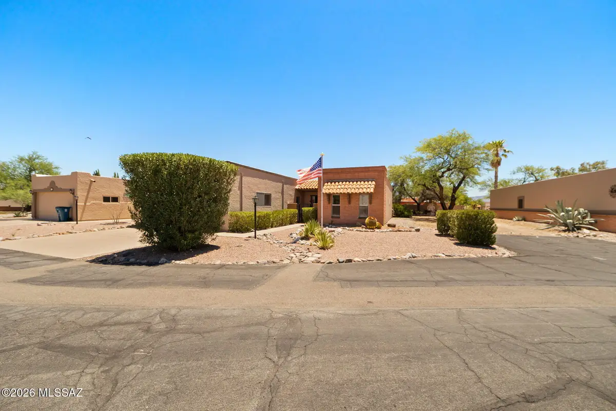 320 E Paseo Verde, Green Valley, AZ 85614 - #1