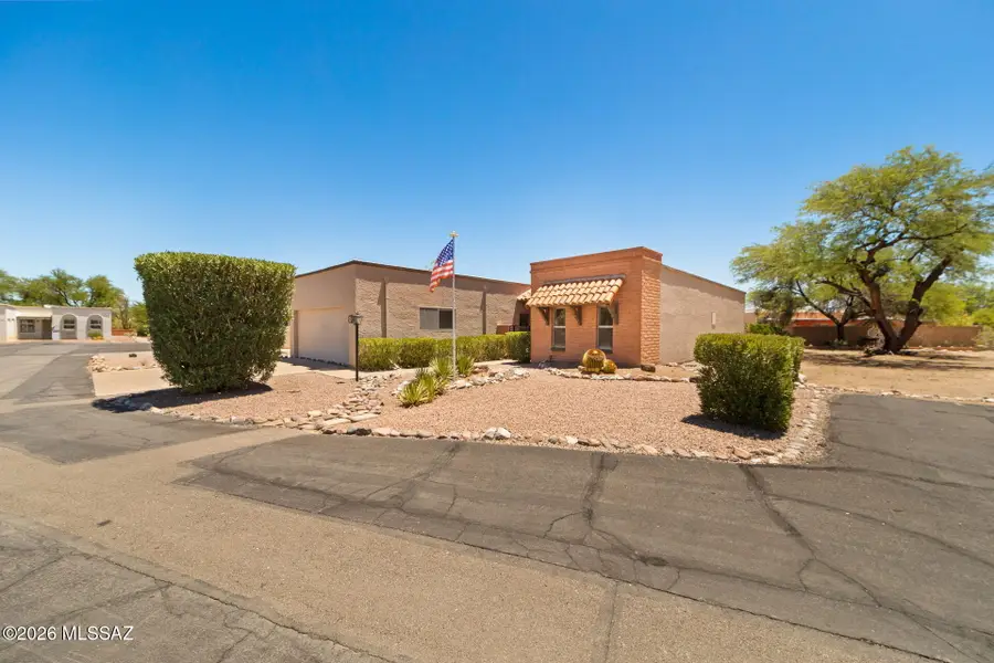 320 E Paseo Verde, Green Valley, AZ 85614 - #2