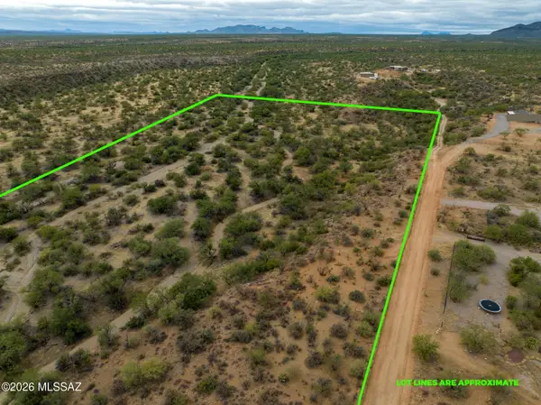 4221 W Calle Dos, Green Valley, AZ 85622
