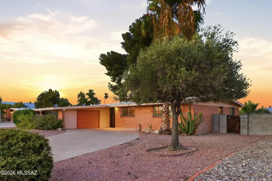 2109 S Camino Seco, Tucson, AZ 85710 - #2