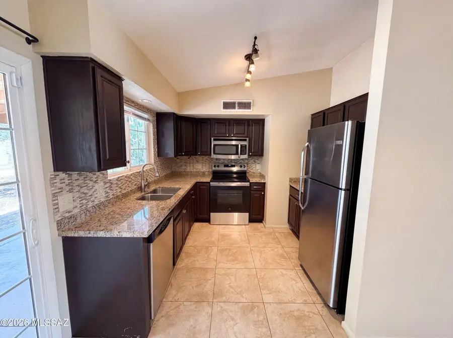 6081 N Curry, Tucson, AZ 85741 - #2