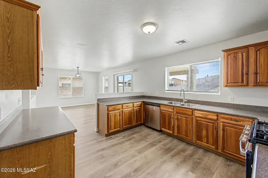 1069 W Calle Del Libro Dorado, Sahuarita, AZ 85629 - #3