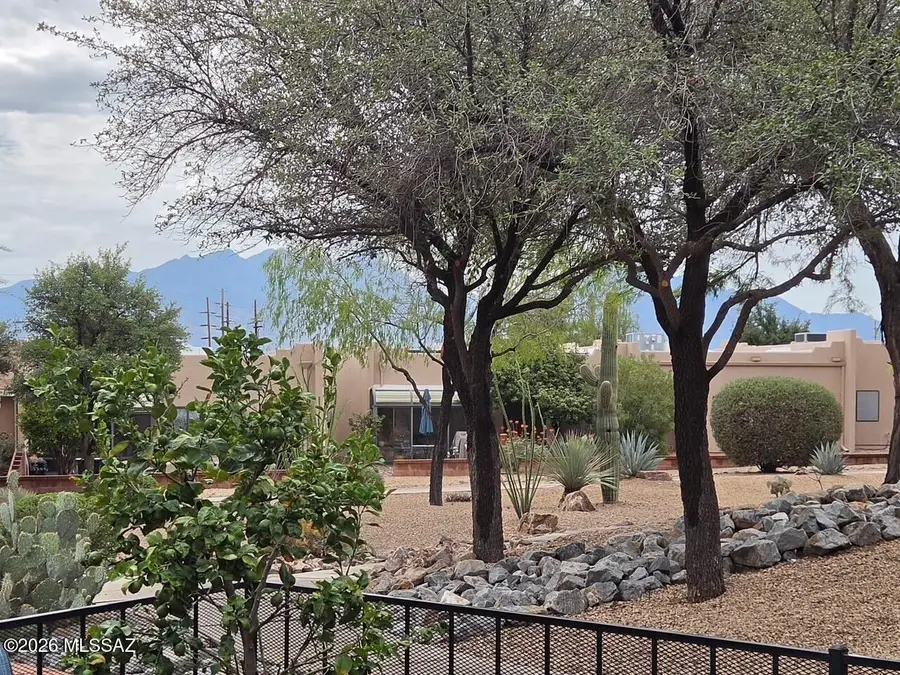 597 W Union Bell, Green Valley, AZ 85614 - #2