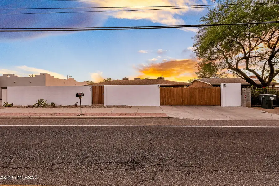 933 N Columbus, Tucson, AZ 85711 - #2