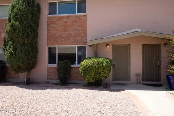 933 N Desert, Tucson, AZ 85711