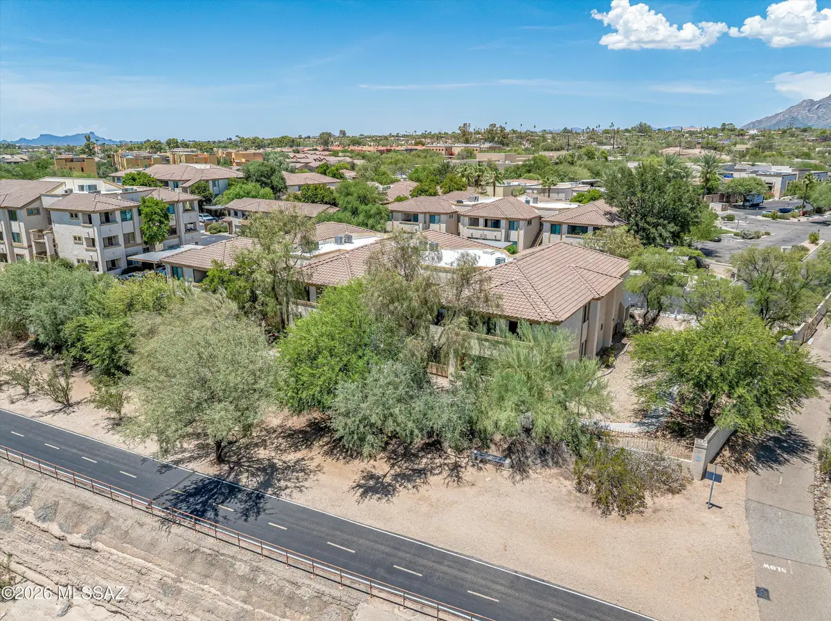 2550 E River, Tucson, AZ 85718 - #1