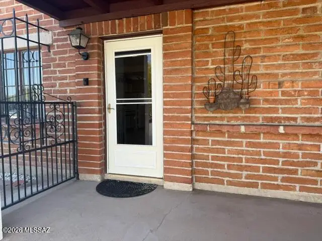 291 S La Caada, Green Valley, AZ 85614 - #2
