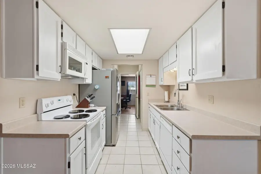 380 N Calle Del Brujo, Green Valley, AZ 85614 - #2