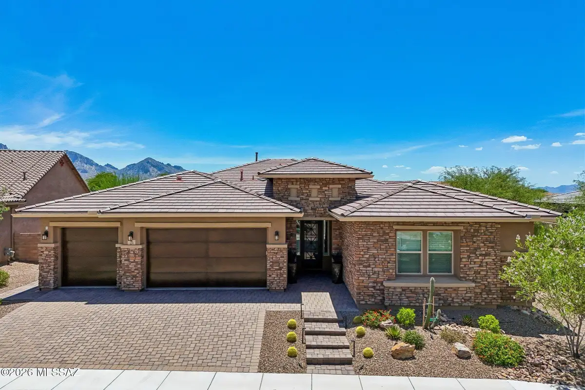 425 W Red Ribbon, Oro Valley, AZ 85755 - #1