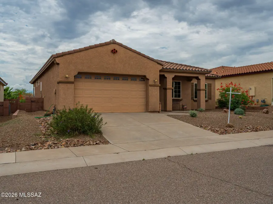740 N Observation, Green Valley, AZ 85614 - #2