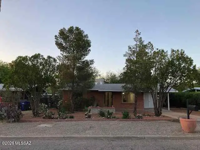 5221 E Fairmount, Tucson, AZ 85712 - #1