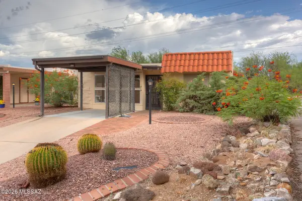 77 W Calle Del Lago, Green Valley, AZ 85614