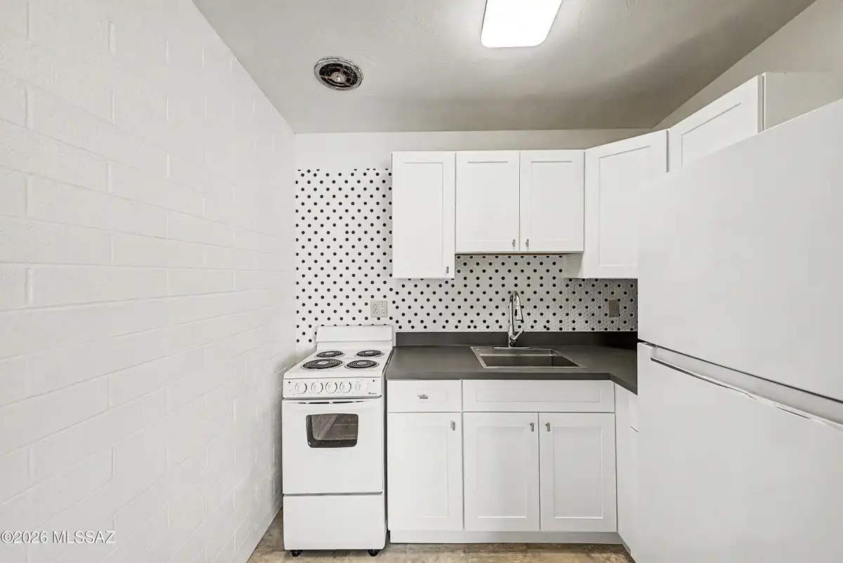 1123 E Kentucky, Tucson, AZ 85714 - #1