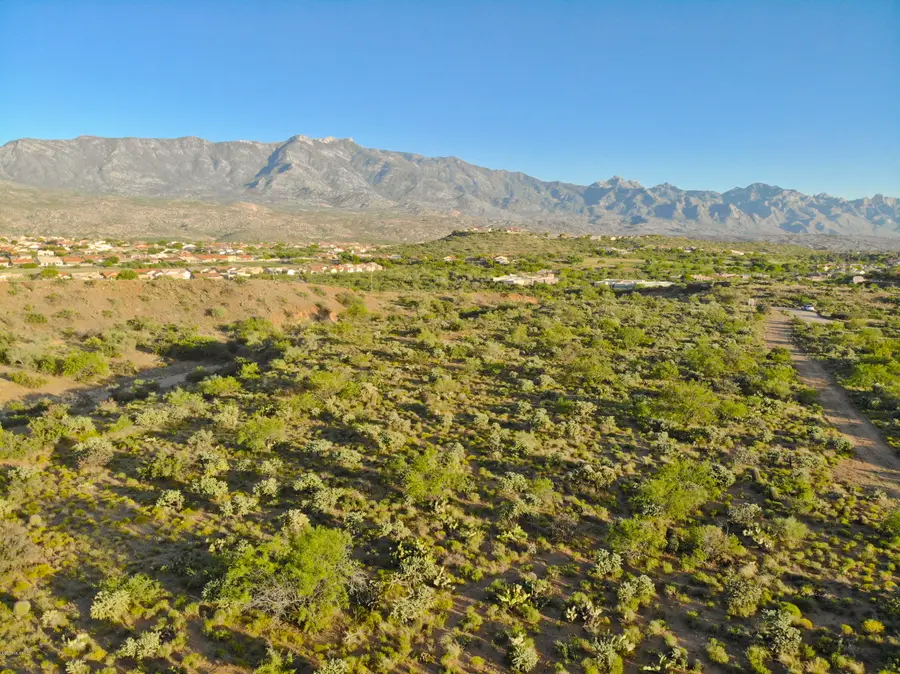 0 E Horseshoe Bend, Tucson, AZ 85739 - #3