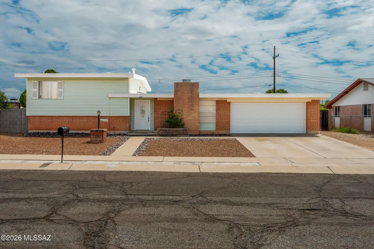 8002 E Rosewood, Tucson, AZ 85710 - #1