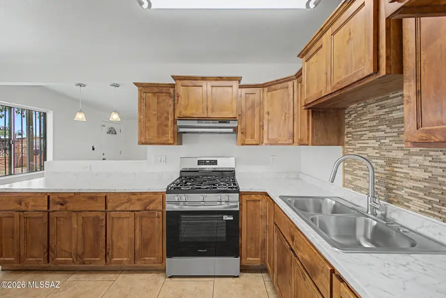 218 E Elvado, Tucson, AZ 85756 - #3