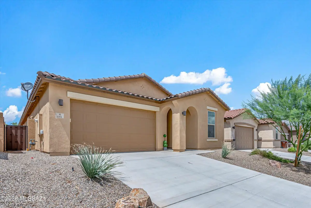 694 W Calle Las Varitas, Sahuarita, AZ 85629 - #1