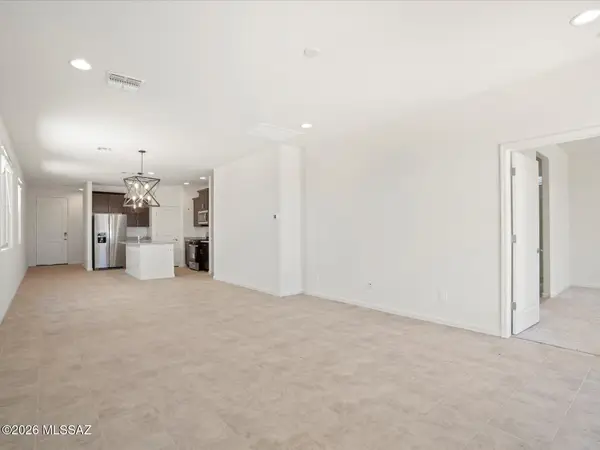 7927 S Walnutview, Tucson, AZ 85757