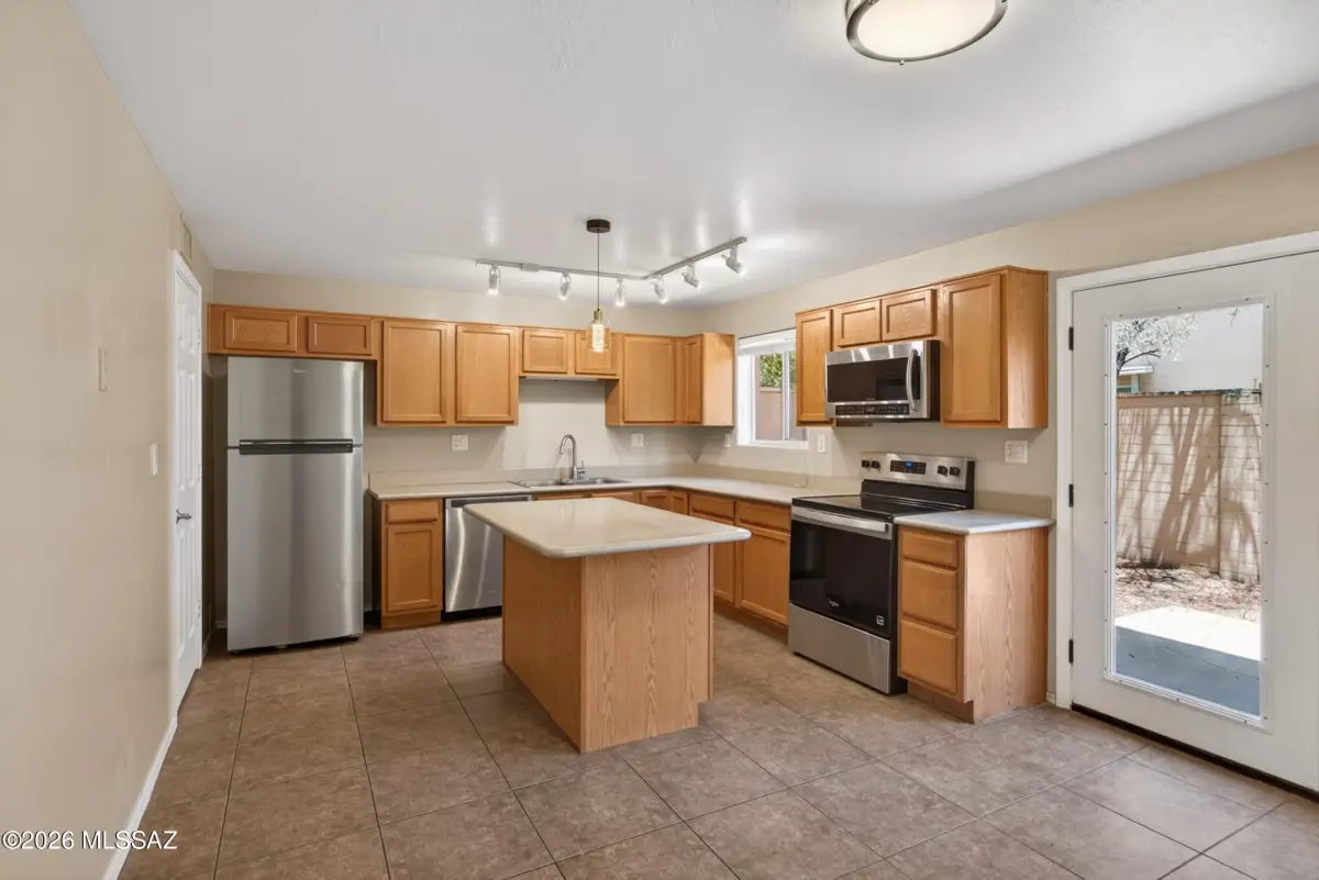 904 N Desert, Tucson, AZ 85711 - #1