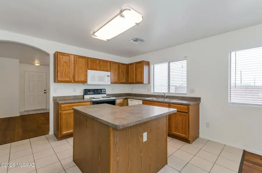 2057 W Silver Meadow, Tucson, AZ 85745 - #3
