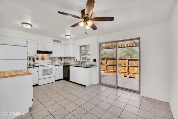 4961 E Bellevue, Tucson, AZ 85712