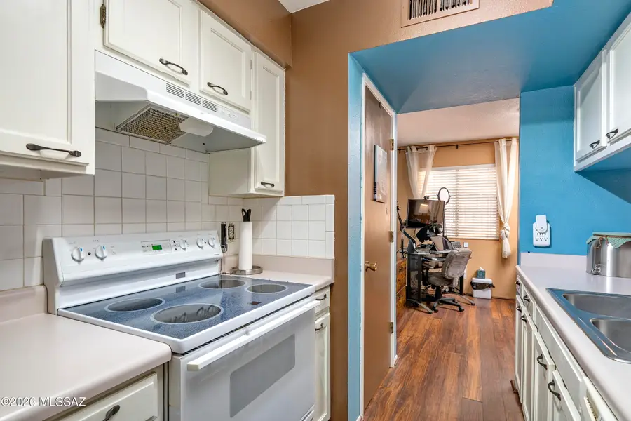 6718 E Calle La Paz, Tucson, AZ 85715 - #3