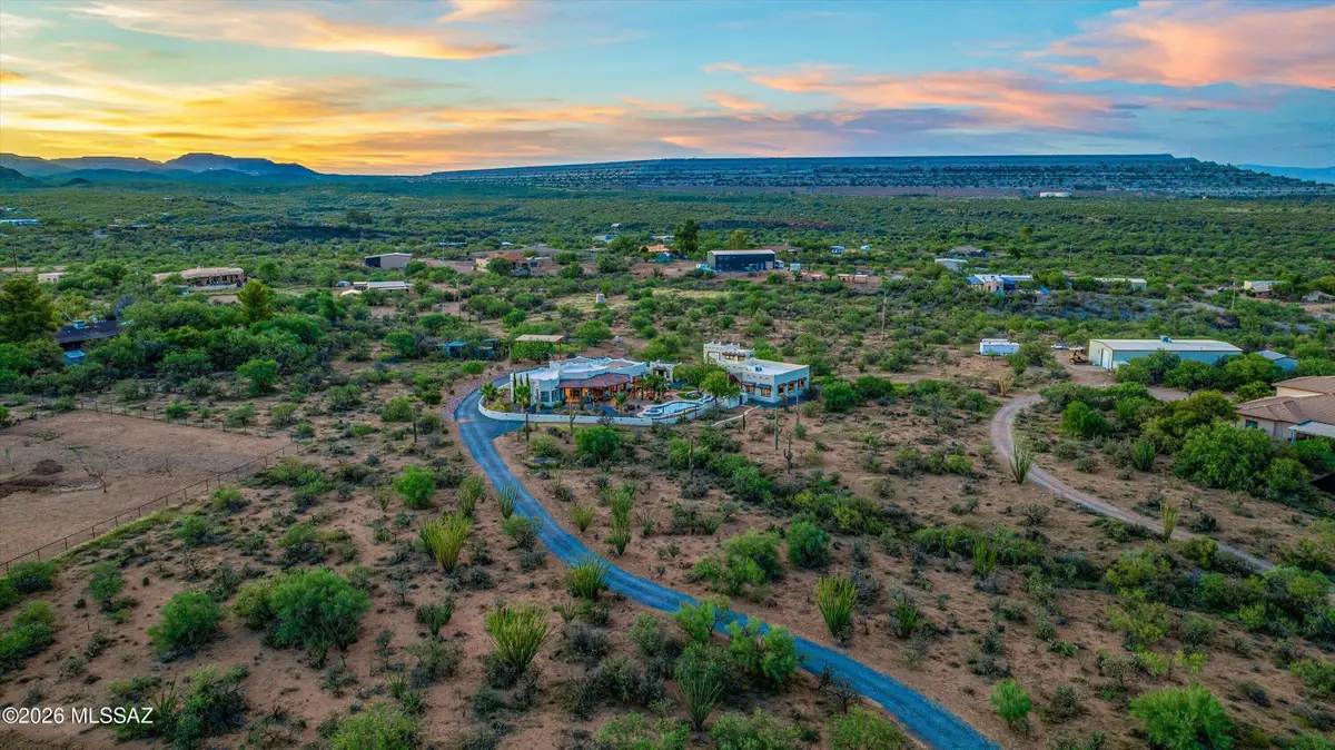 3650 W Calle Tres, Green Valley, AZ 85622 - #1