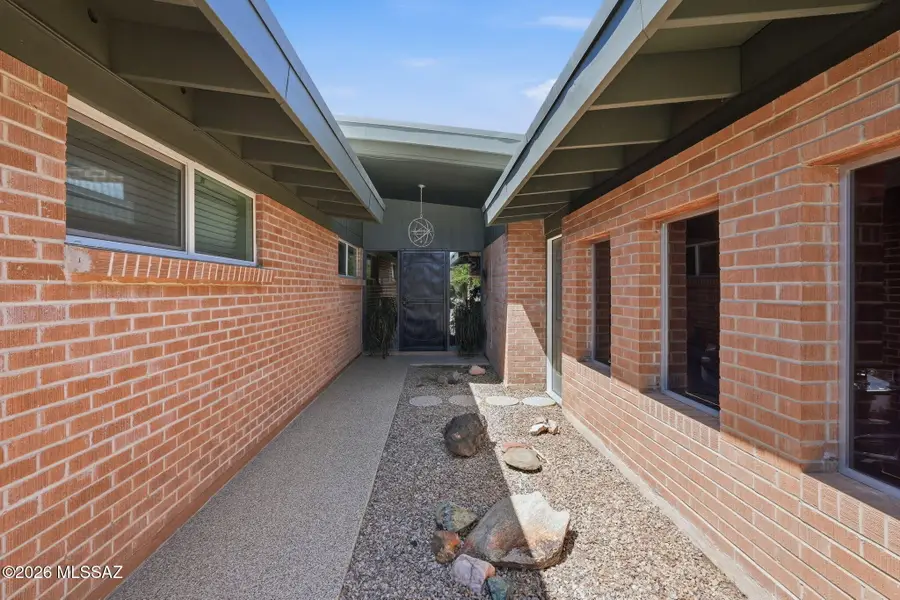 2420 S Camino Seco, Tucson, AZ 85710 - #2